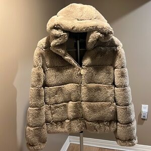 Women's Faux Fur Jacket in Beige